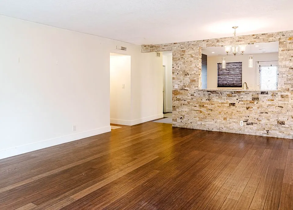 900 NE 12th Ave #408