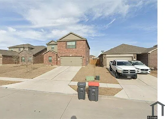 5 bed, 2703 sqft, $4,000 — Photo 2