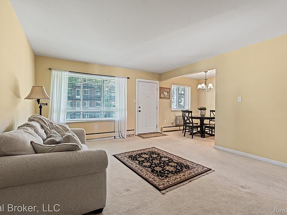 5th image of 2915 W Thirteen Mile Rd APT 207