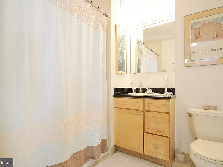 111 S 15th St #1706 — Photo 9