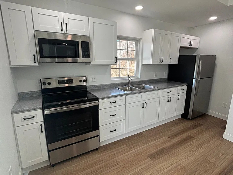 Kitchen area, also with washer and dryer hook up