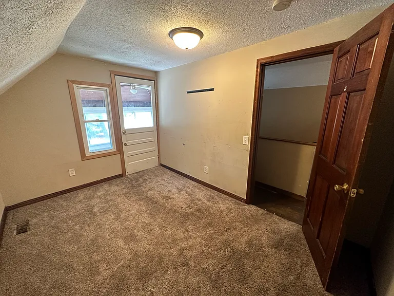 2943 Bryant Ave N — Photo 14