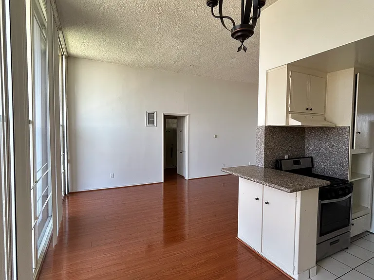 620 N Wilcox Ave — Photo 6