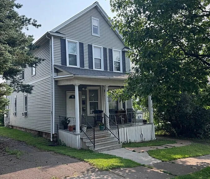 618 N 7th Ave E #UPPER — Photo 1