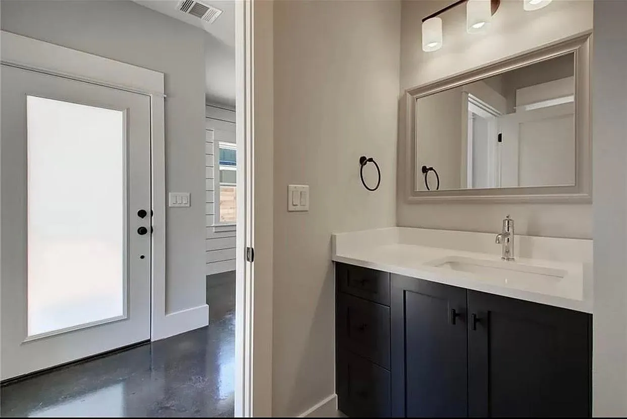 2 bed, 2.5 bath, 1100 sqft, $2,775 — Photo 4