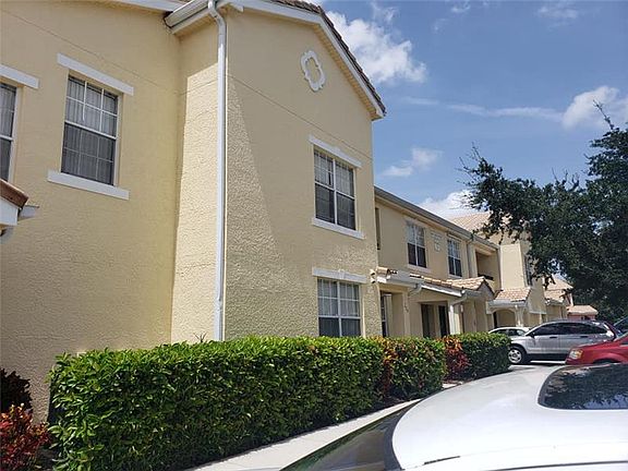 5th image of 104 SW Peacock Blvd APT 3-104