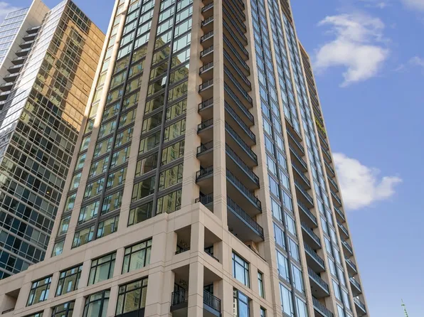 9 W Walton St #1101, Chicago, IL 60610