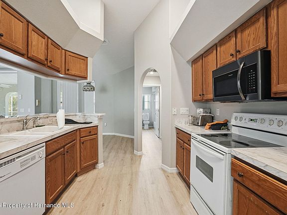 5th image of 8038 Madrid Rd