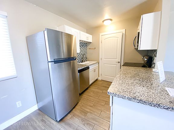 4th image of 2749 W Tuckey Ln #4