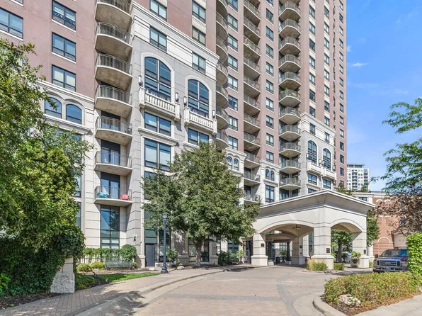 500 E Grant St APT 902, Minneapolis, MN 55404