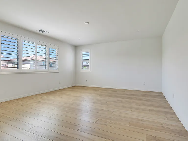 26337 Seville Ln — Photo 12