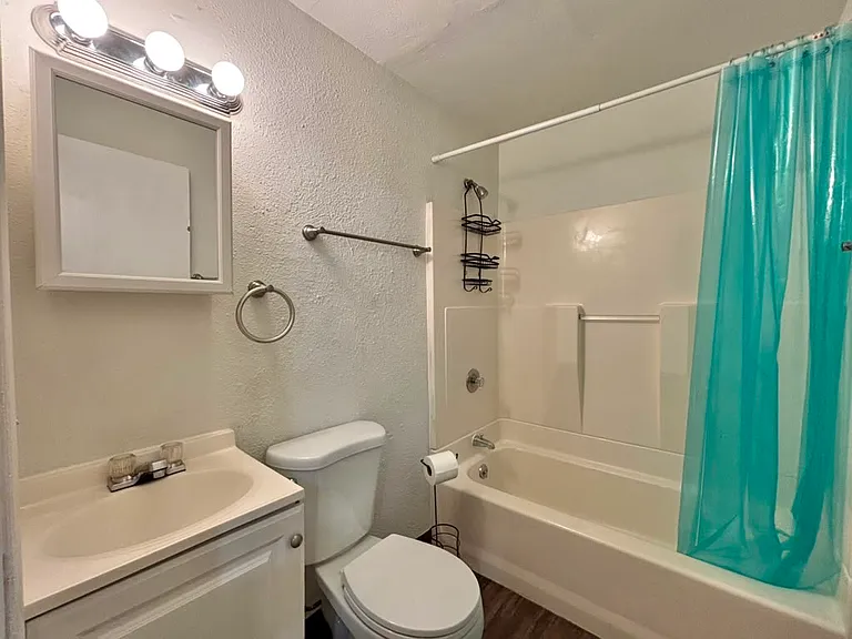 1915 W Boone Ave #1 — Photo 7