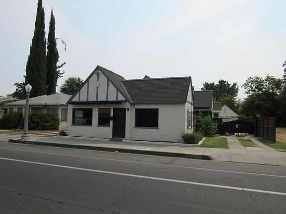 2nd image of 1526 N Van Ness Ave
