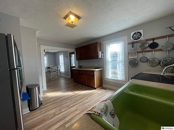 3rd image of 200 Railroad Cir