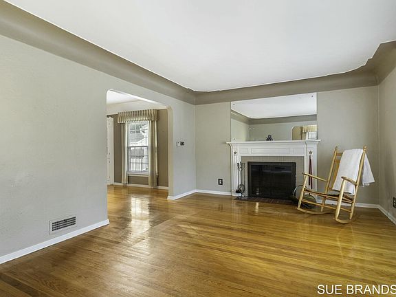 3rd image of 664 Ottillia St SE