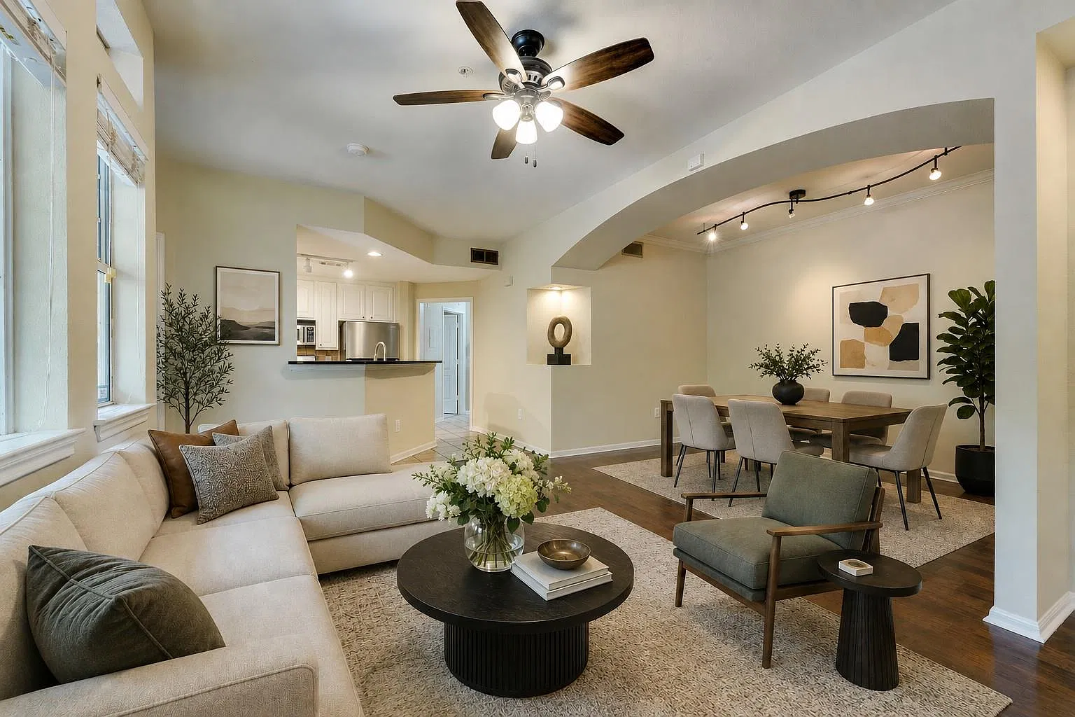 2 bed, 1.0 bath, 972 sqft, $1,650 — Photo 1