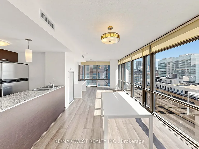 38 Grenville St #1203 — Photo 7