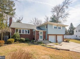 105 Spring House Ct, Cherry Hill, NJ 08002