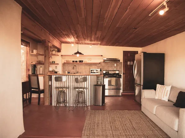 73 Sugar Ln, El Prado, NM 87529