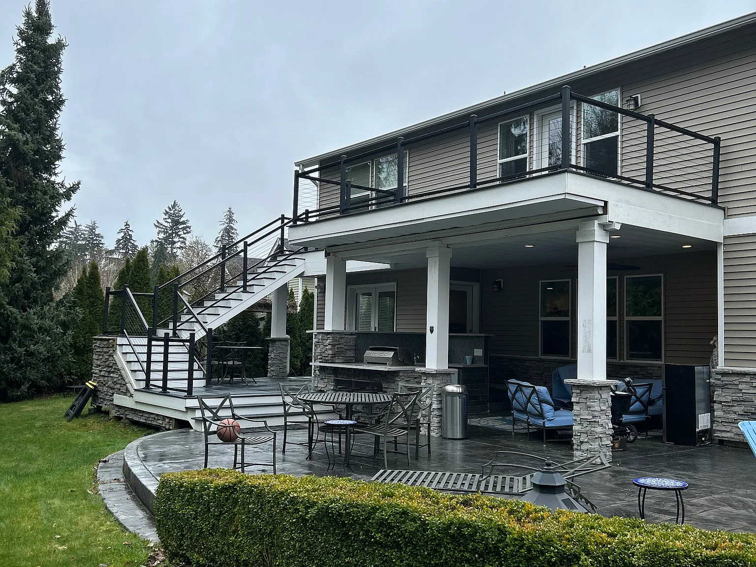 5 bed, 4030 sqft, $1,200 — Photo 1