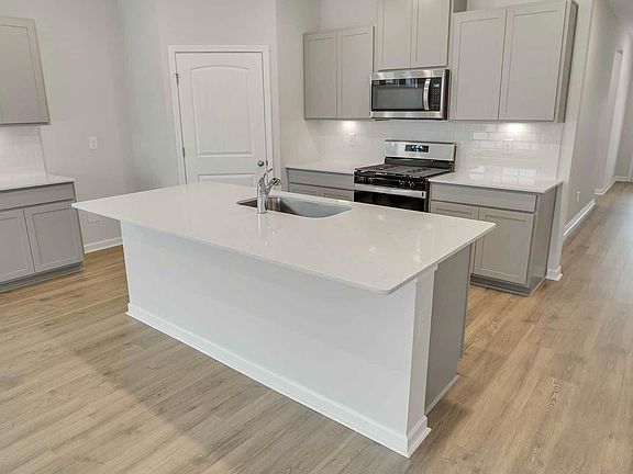 3rd image of 6399 Japonica Ln