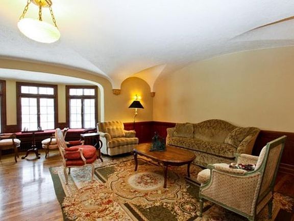 5th image of 1613 W Franklin Ave #B