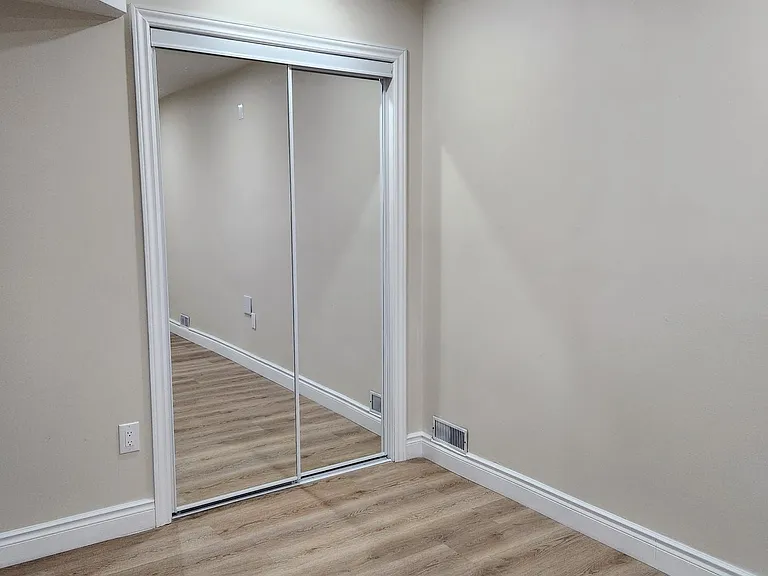 464 Thorndale Dr #BASEMENT — Photo 14