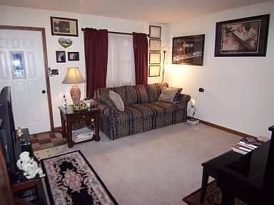 2nd image of 300 Verona St