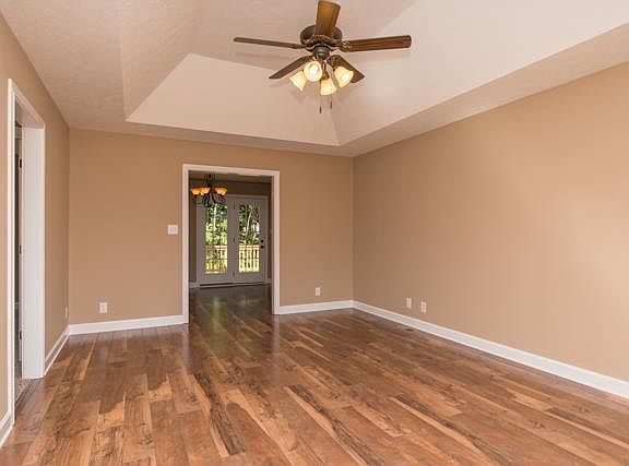 4th image of 313 Fox Xing Lot 313