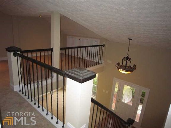 4th image of 877 Ashley Crossing Ln