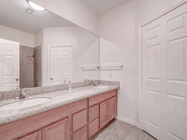 9400 Bellaire Blvd #202 — Photo 22