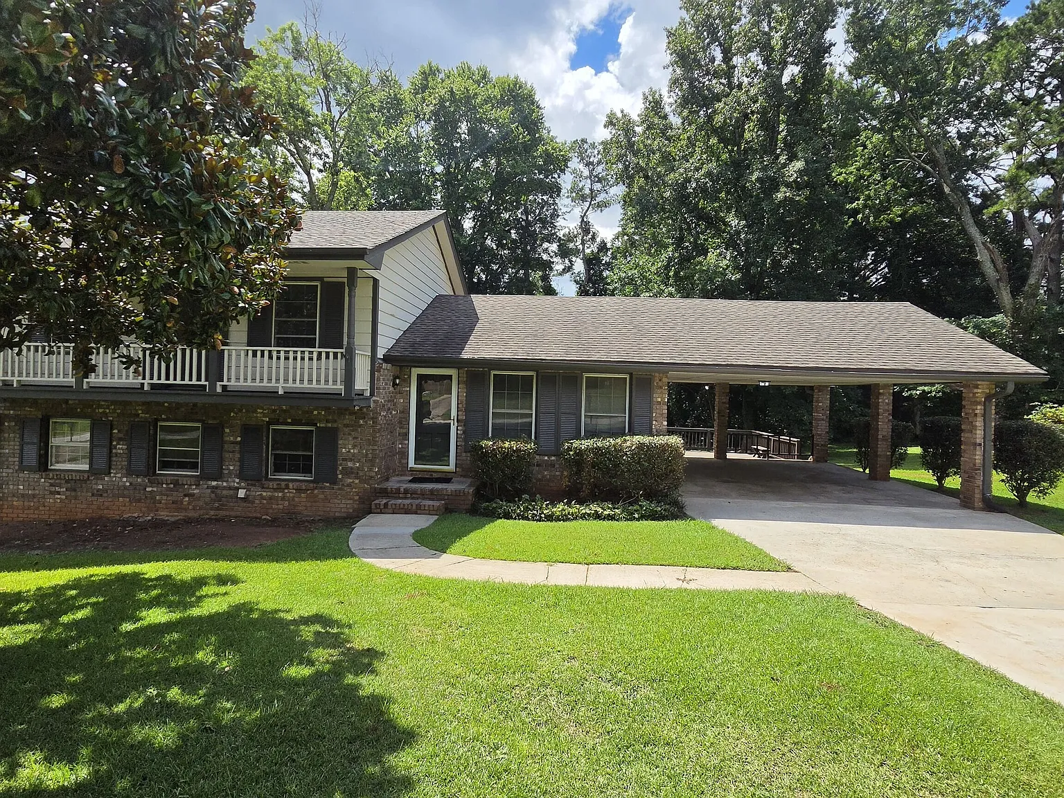 3 bed, 2.0 bath, 1832 sqft, $1,850 — Photo 1