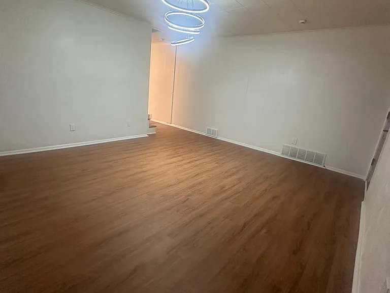 2814 California Ave — Photo 2