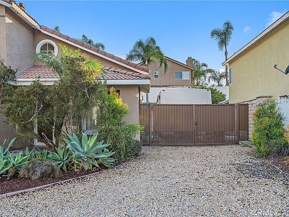 3rd image of 809 Rock Ridge Ct