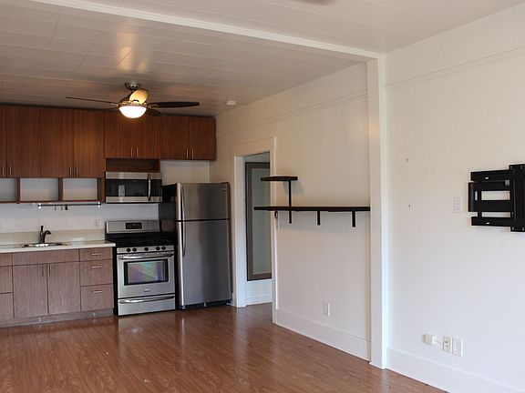 3rd image of 4483 Park Blvd #A