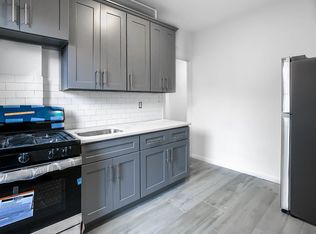 36-52 35th St #1, Astoria, NY 11106