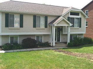 40 Meadow Dr, Greensburg, PA 15601