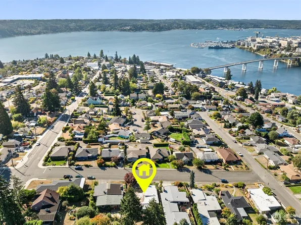 2124 E 17th Street, Bremerton, WA 98310
