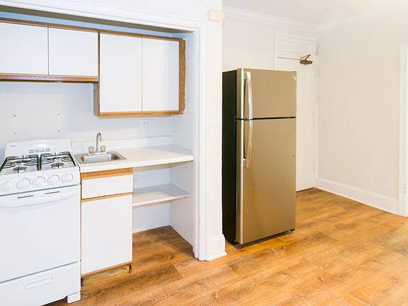 4th image of 2119 N Sedgwick St APT A4
