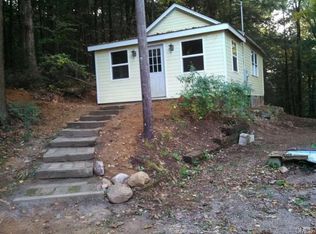 7 Oak Trl, Sandy Hook, CT 06482