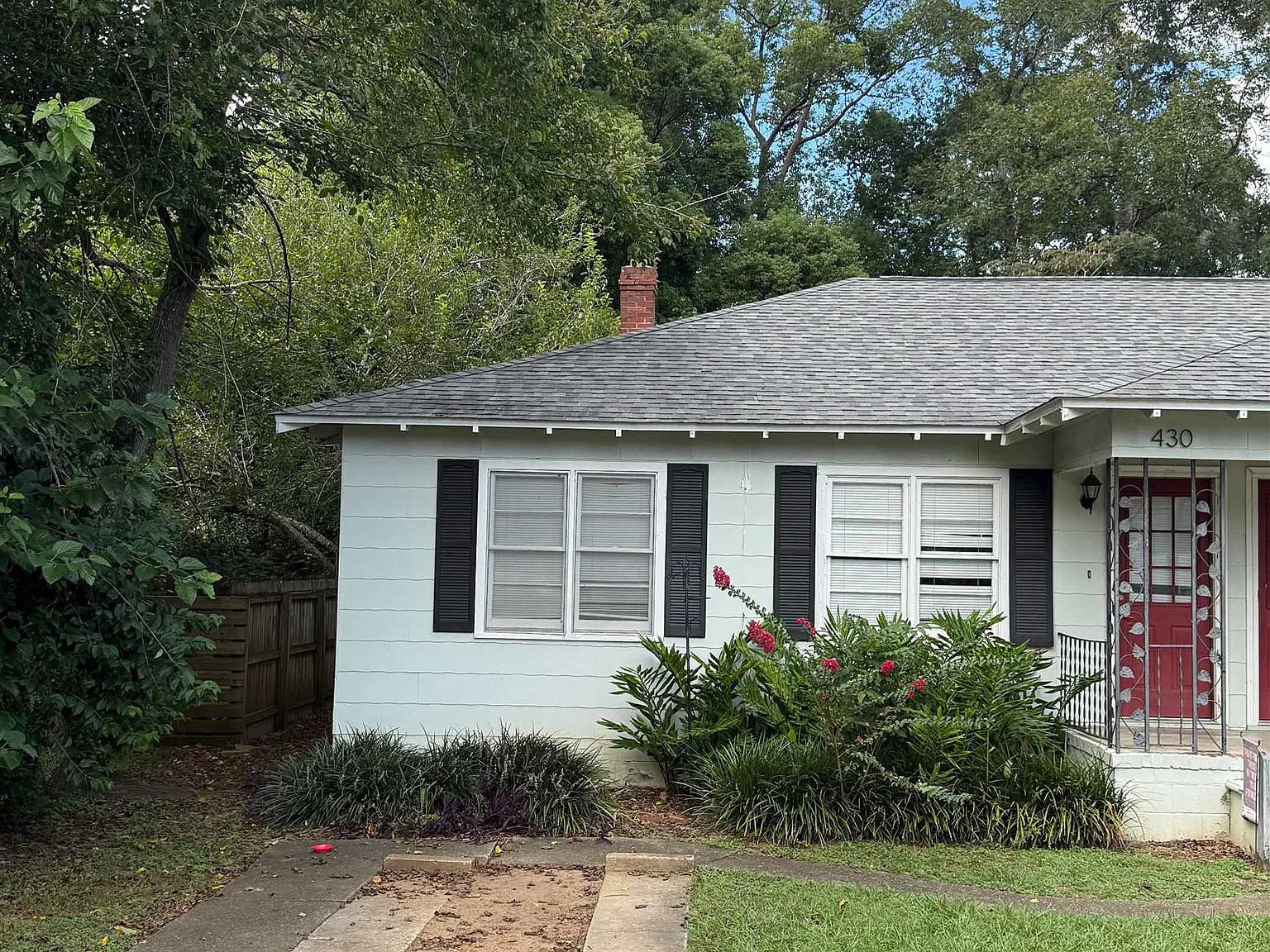 2 bed, 1.0 bath, 900 sqft, $1,375 — Photo 2