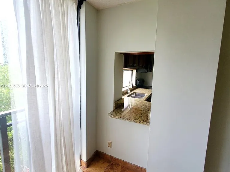 17021 N Bay Rd #618 — Photo 9