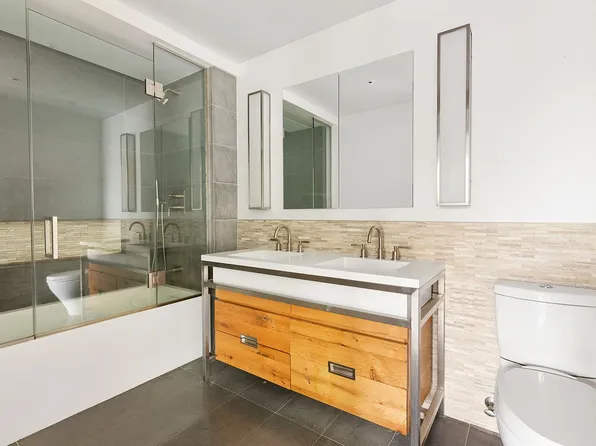 211 East 13th Street PH1B image 4 of 5