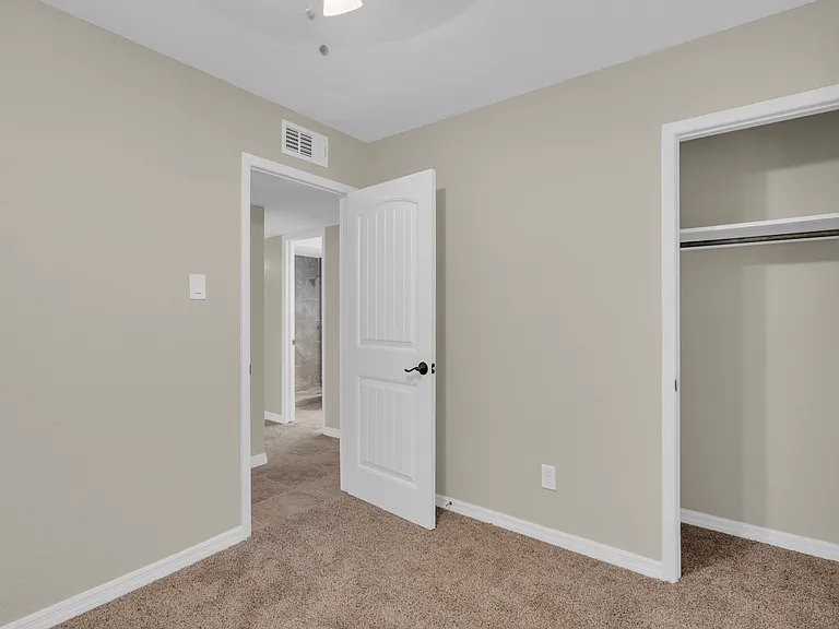 404 Rocca Ln — Photo 7