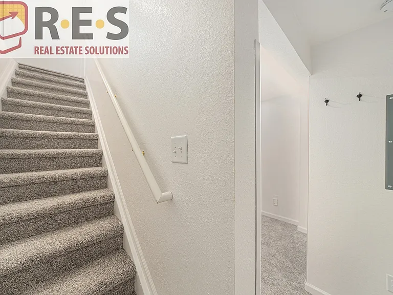 1254 Monarch Dr #B — Photo 8