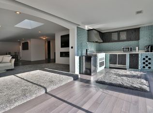 28725 Chatham Rd, Grosse Ile, MI 48138