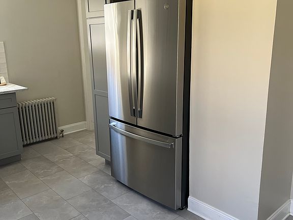 4th image of 11 Hudson Ave