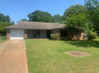 129 Blossom Dr, Ozark, AL 36360