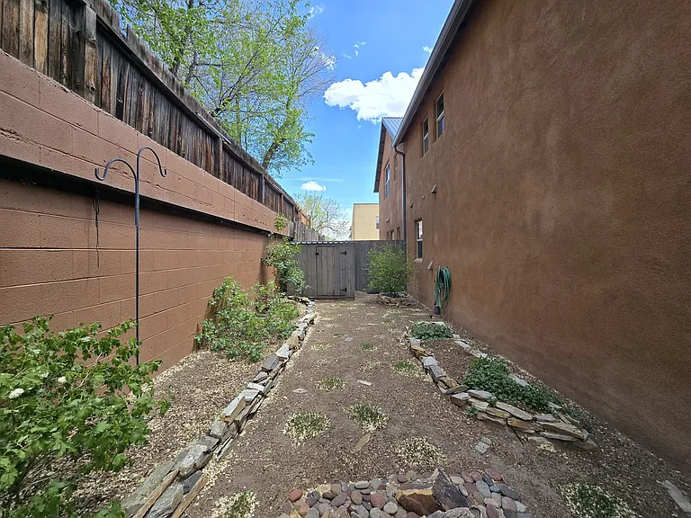 2180 W Alameda St #14 — Photo 26