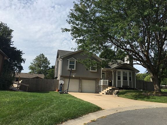 2nd image of 250 SE Topaz Cir